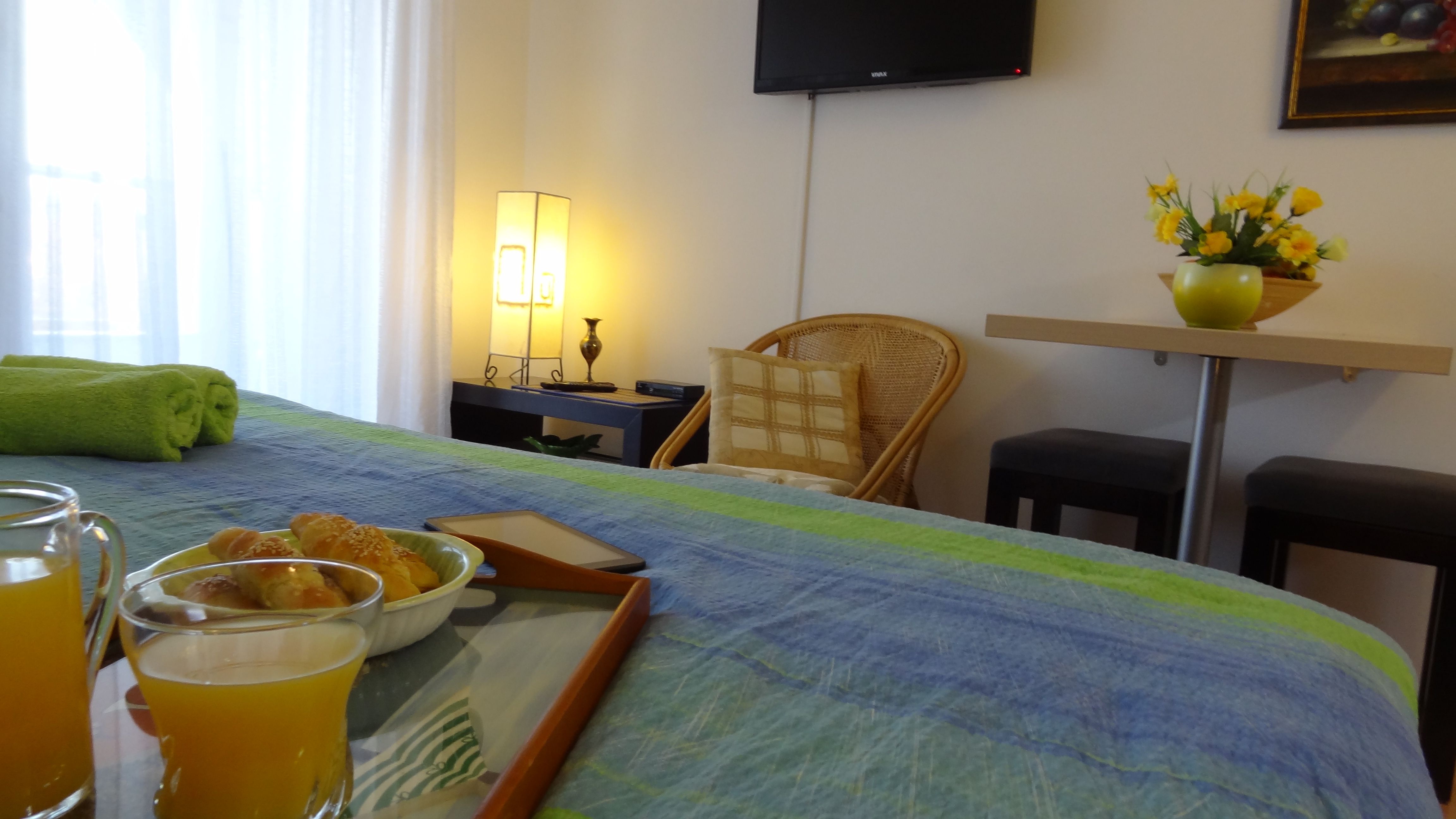 Konstantin: Detalj stola u apartmanu