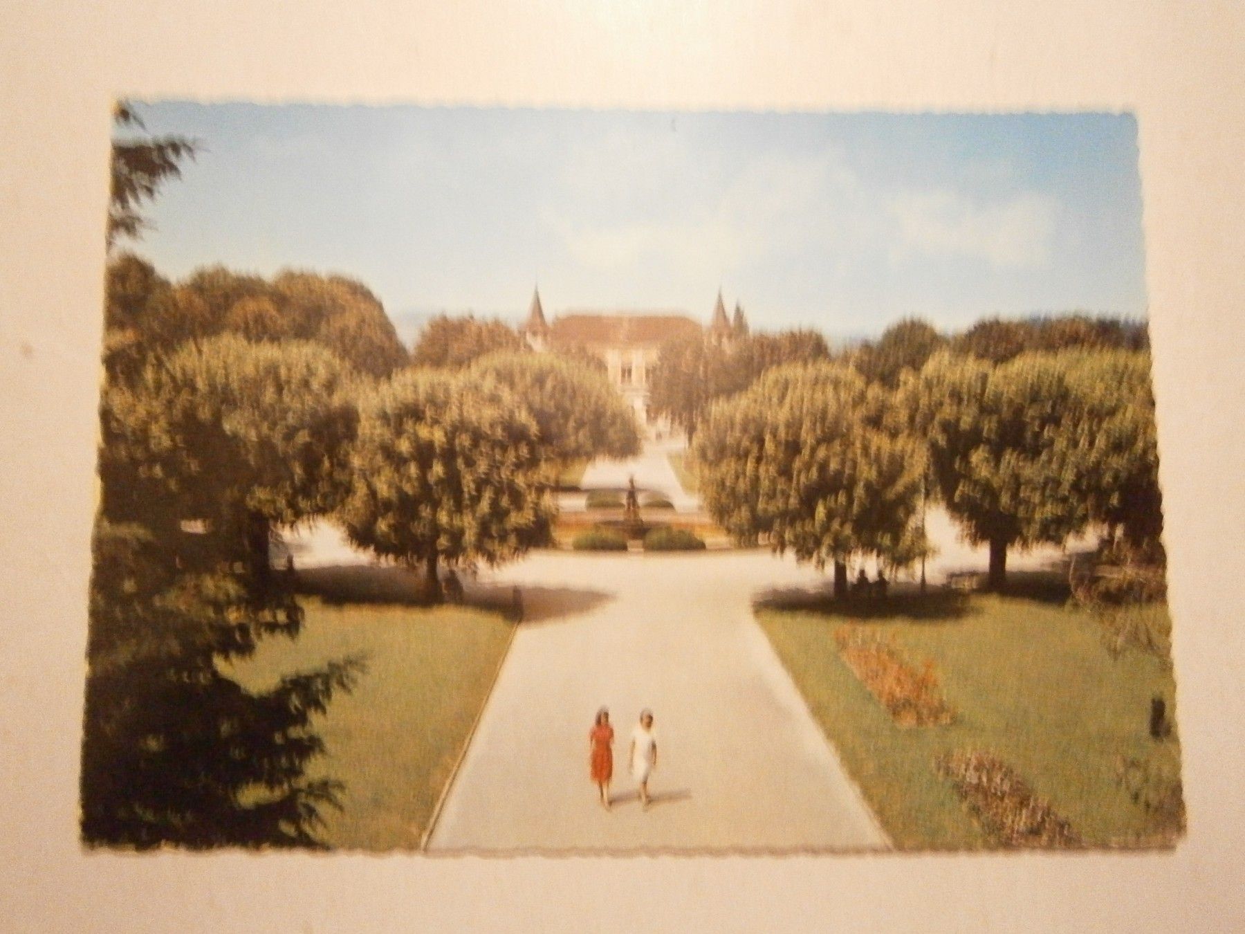 Park, stara razglednica, oznaka 1975