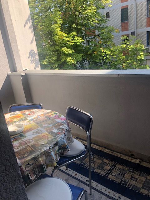 Danijela: Sto i stolice na terasi